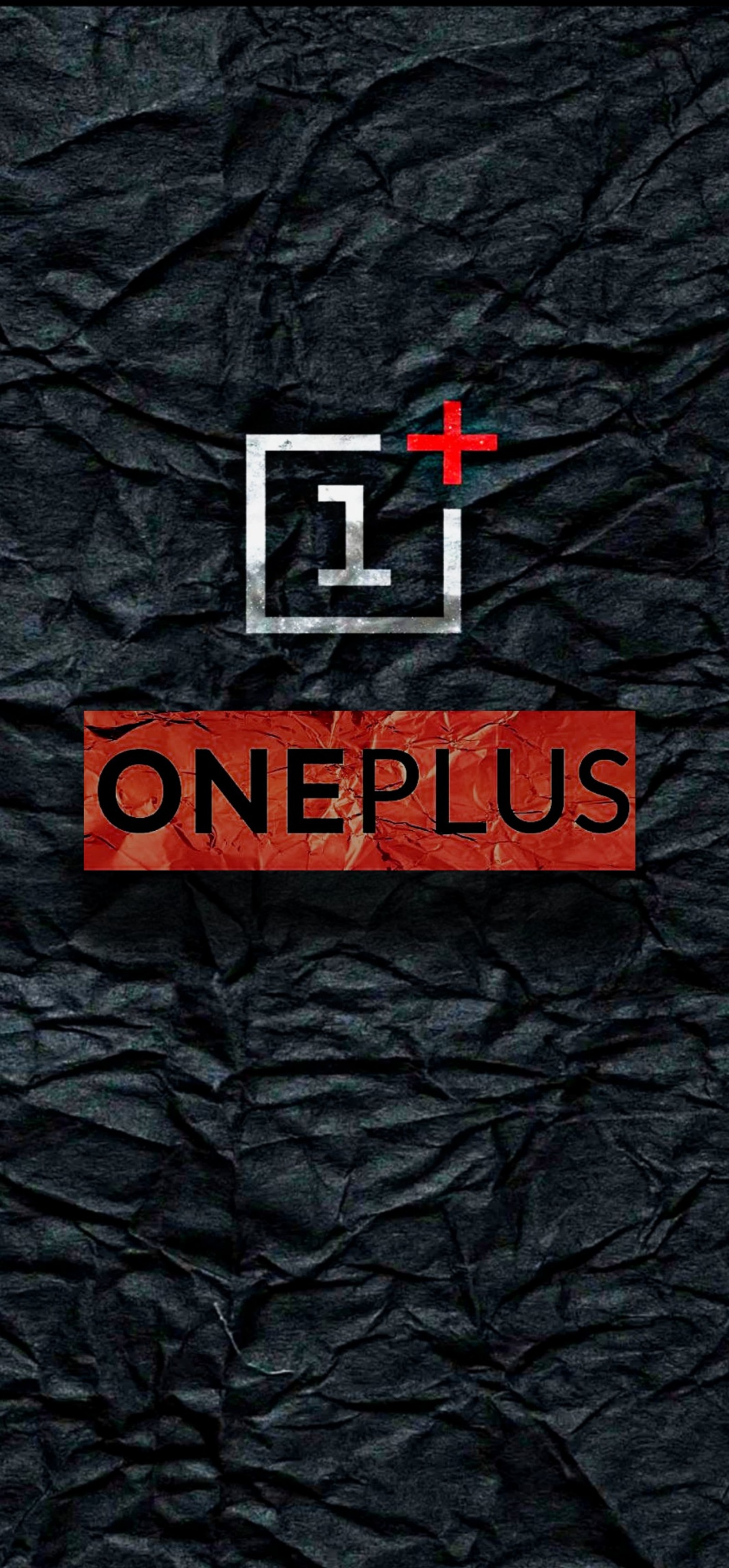 Gros plan du logo oneplus sur un fond noir (sombre, ne jamais se contenter, oneplus, papier peint)