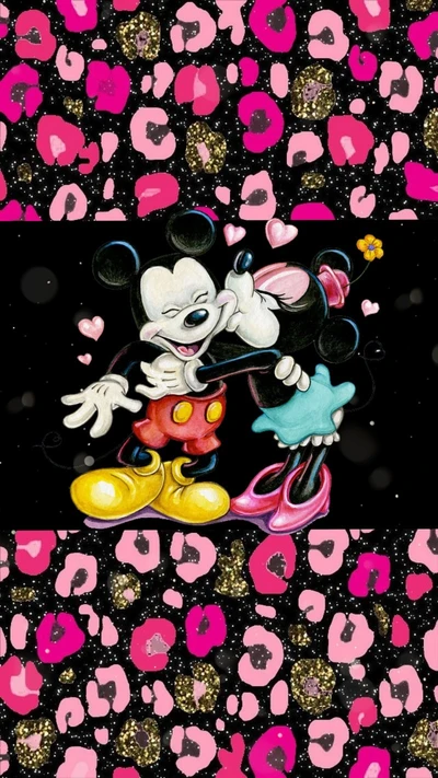 Mickey y Minnie Mouse en un abrazo juguetón contra un fondo vibrante de estampado de leopardo.