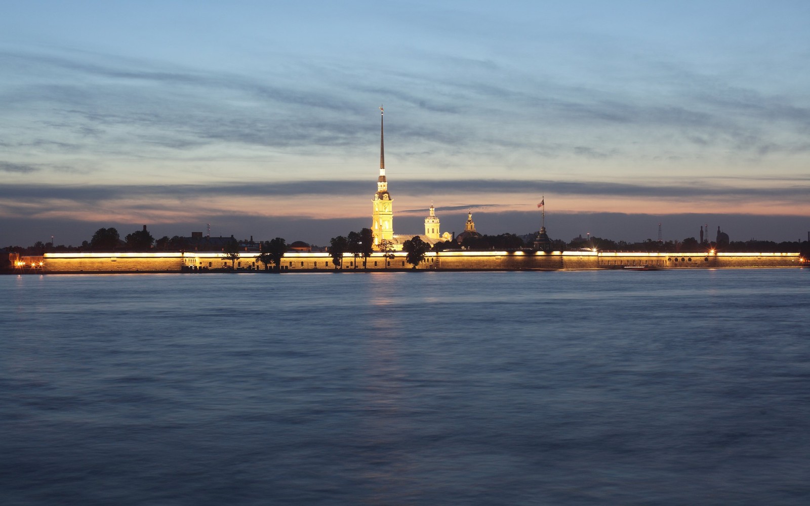 Descargar fondo de pantalla fortaleza de pedro y pablo, río neva, noche, ciudad, rio