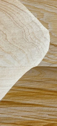 Natürliche Holztextur in Beige- und Brauntönen