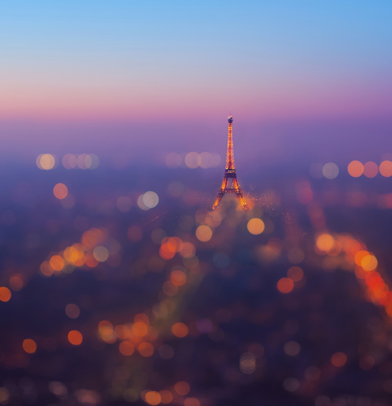 Uma vista impressionante de uma cidade com uma torre no meio (android, bokeh, torre eiffel, frança, huawei)