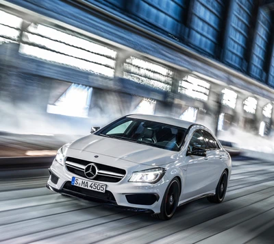 Mercedes-Benz CLA Coupé in Bewegung