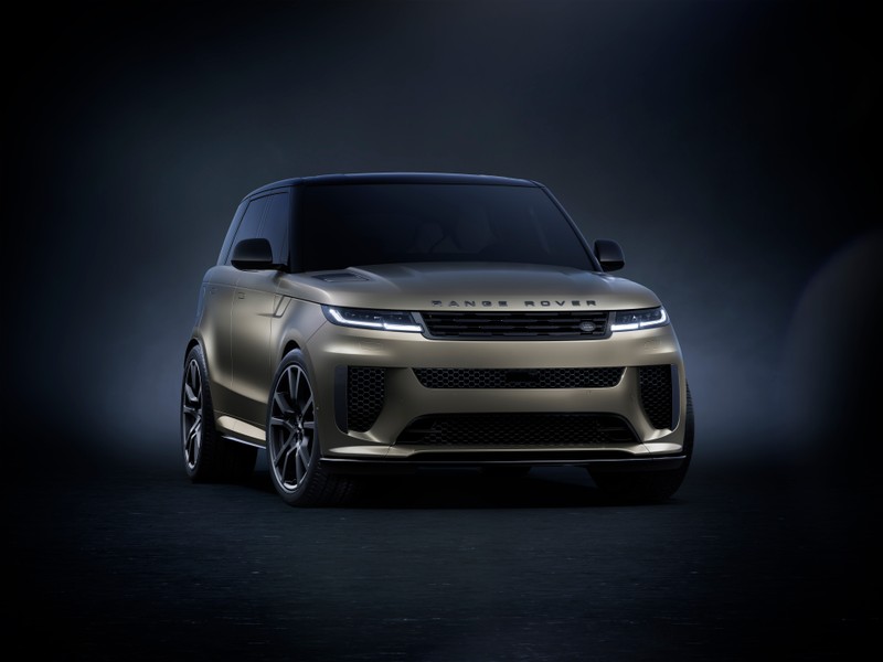 Новый внедорожник range rover в темной комнате (рейндж ровер спорт св, range rover sport sv, люксовый внедорожник, полный привод, 5k)