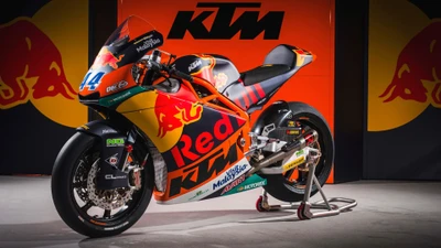 KTM MotoGP супербайк с яркой раскраской Red Bull и элегантным дизайном обвеса.