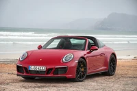 Porsche 911 Targa: Un impresionante superdeportivo convertible en la costa