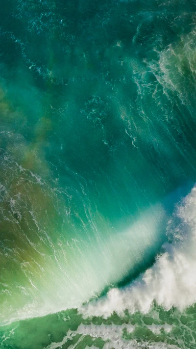 Tranquil Ocean Waves: iOS 10 Wallpaper