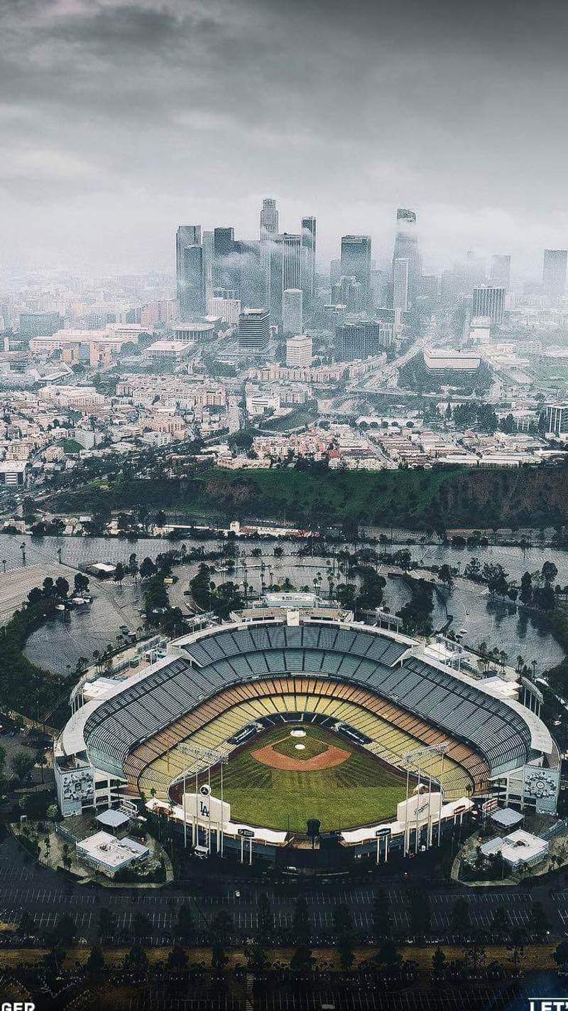 Вид на бейсбольный стадион с городом на заднем плане (бейсбол, доджеры, dodgers, ла, la)