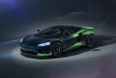 McLaren GT Вердант Тема: Ограниченная серия спортивного автомобиля на темном фоне