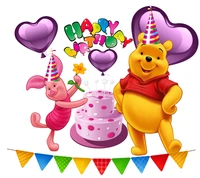 Winnie the Pooh y Piglet celebran un feliz cumpleaños