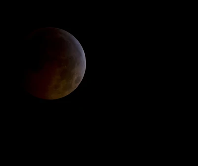 Éclipse lunaire époustouflante capturée dans l'espace