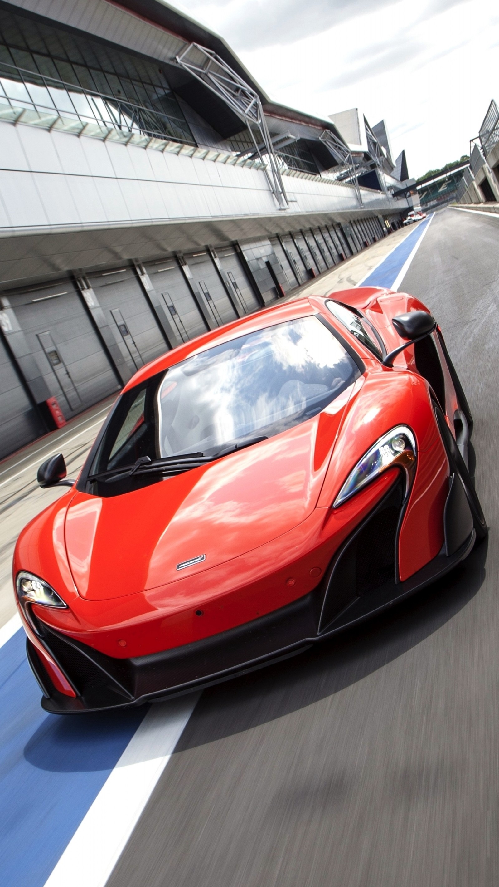 Lade 675lt, mclaren Hintergrund herunter