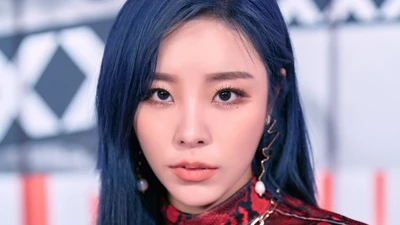 Wheein do Mamamoo: Elegância cativante no glamour do K-Pop