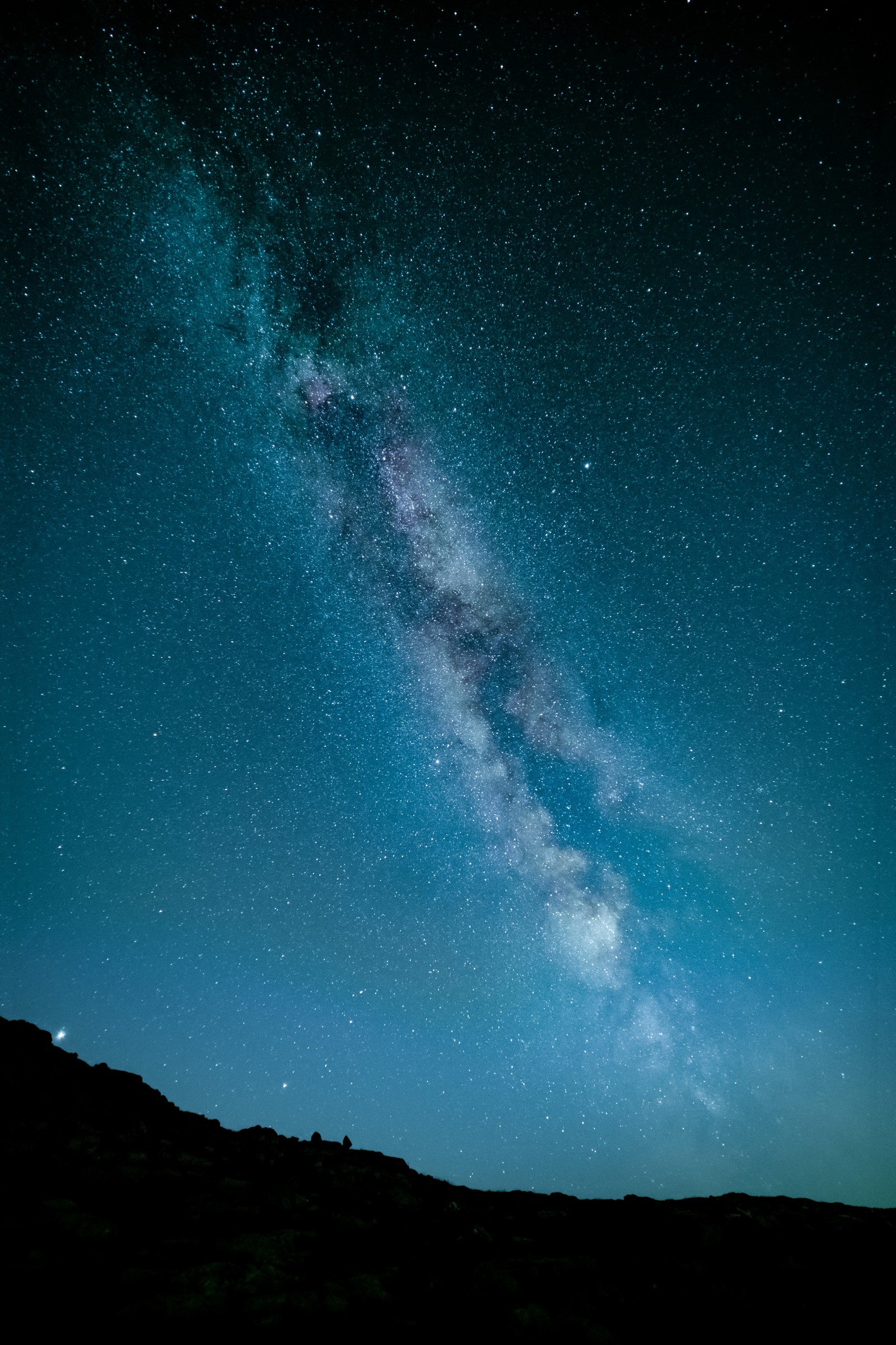 Baixar papel de parede nuvem, atmosfera, azul celeste, paisagem natural, árvore