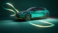 2024 Aston Martin DBX707 en Vert Dynamique avec Accents Néon