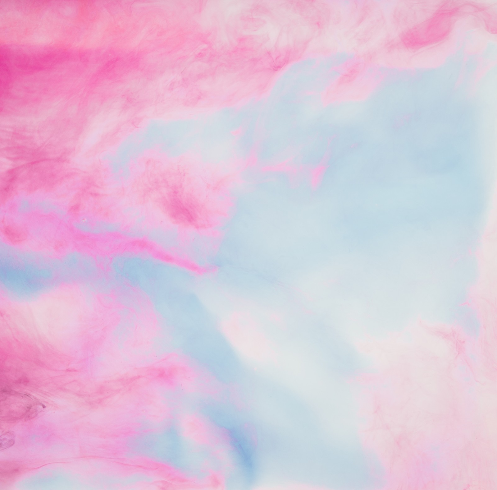 Illustration d'un nuage rose et bleu avec un fond rose et blanc (rose, magenta, motif, teinture, art)