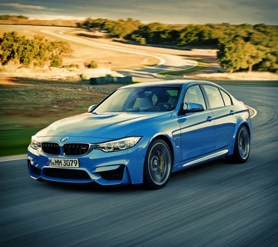 BMW M3 F80: Sedã de alto desempenho em movimento dinâmico