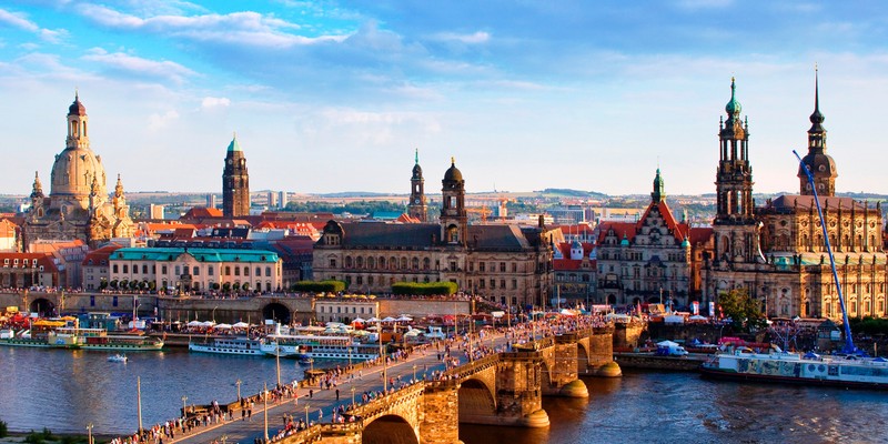 Вид на город с мостом через реку (дрезден, dresden, прага, город, достопримечательность)