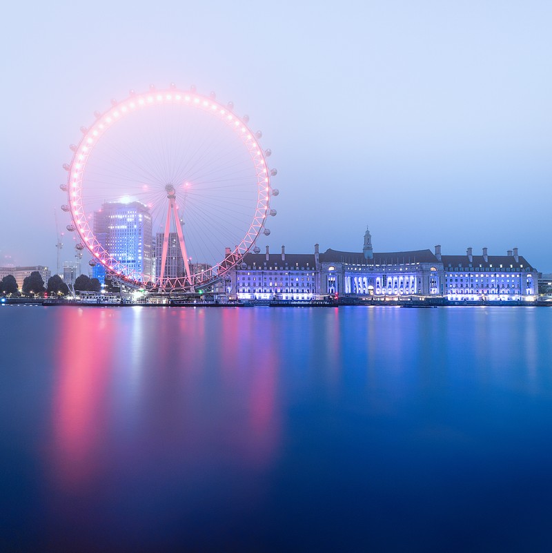 Колесо обозрения в центре города ночью (лондонский глаз, london eye, колесо обозрения, река темза, городской пейзаж)