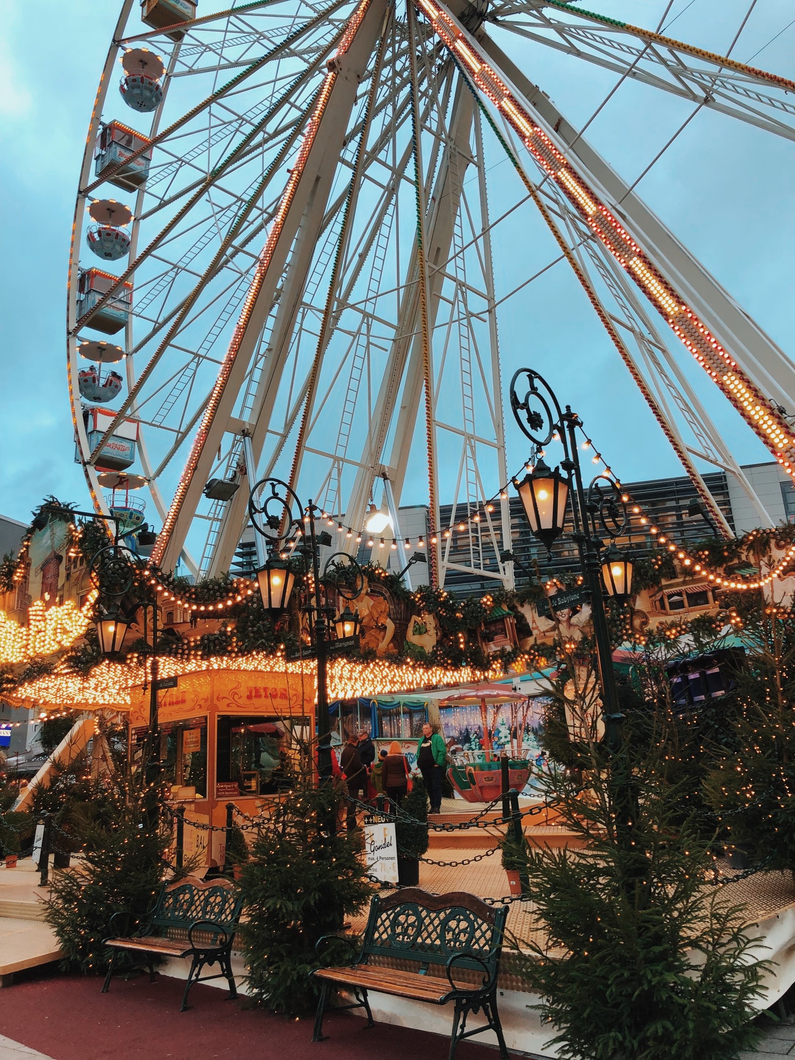 Téléchargez le fond d'écran grande roue, espace public, banc, manège, rayon