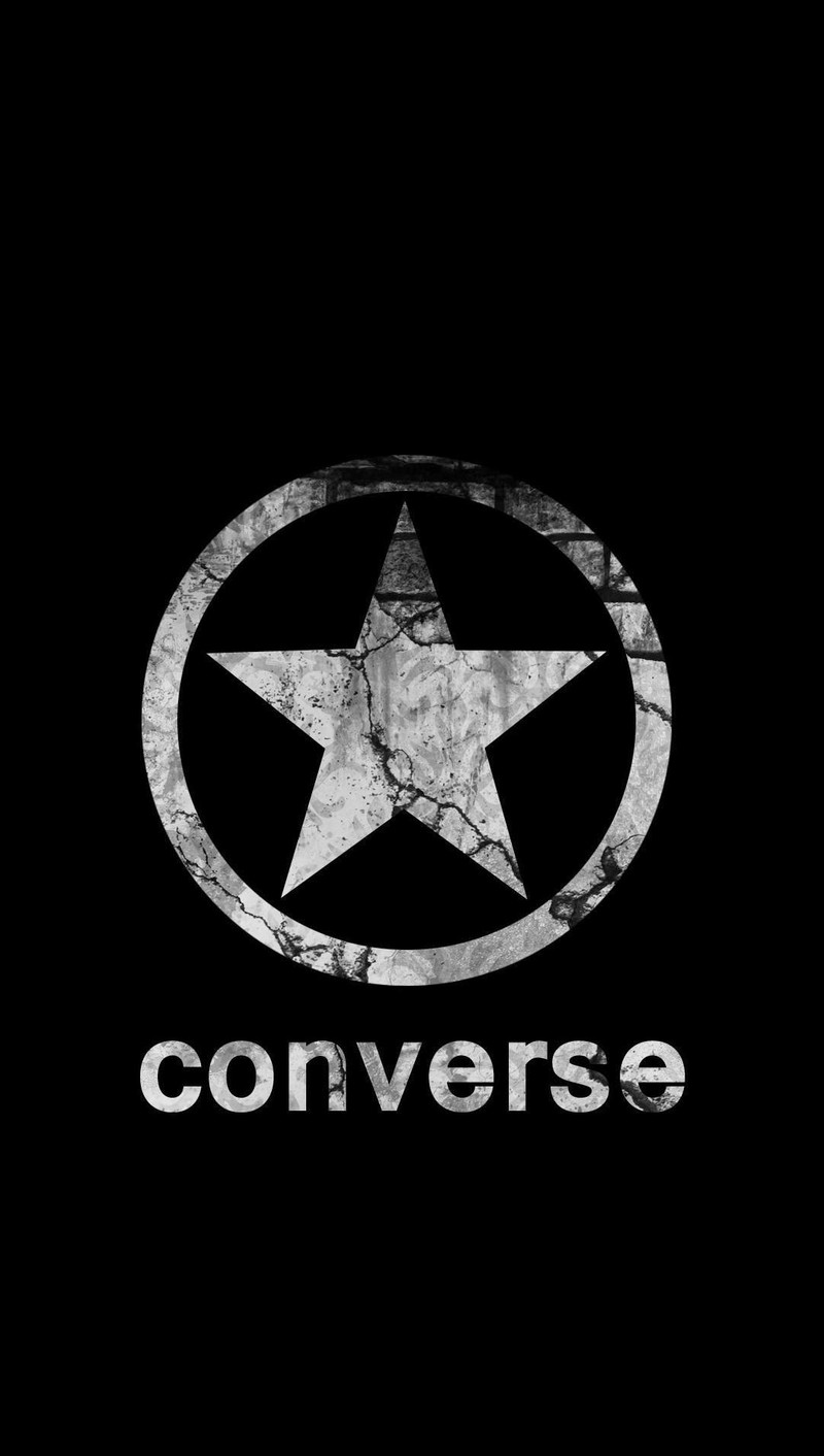 Близкий план звезды на черном фоне с надписью converse (бренд, converse, обувь)