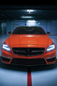 Mercedes-Benz CLS alemão 2013 em acabamento laranja marcante