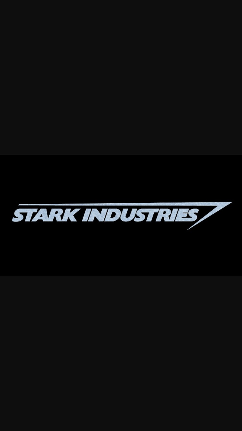 Близкий план черного фона с логотипом star industries (tony stark)