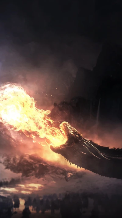 Der Drache von Daenerys Targaryen, der Feuer in einer rauchigen Landschaft speit