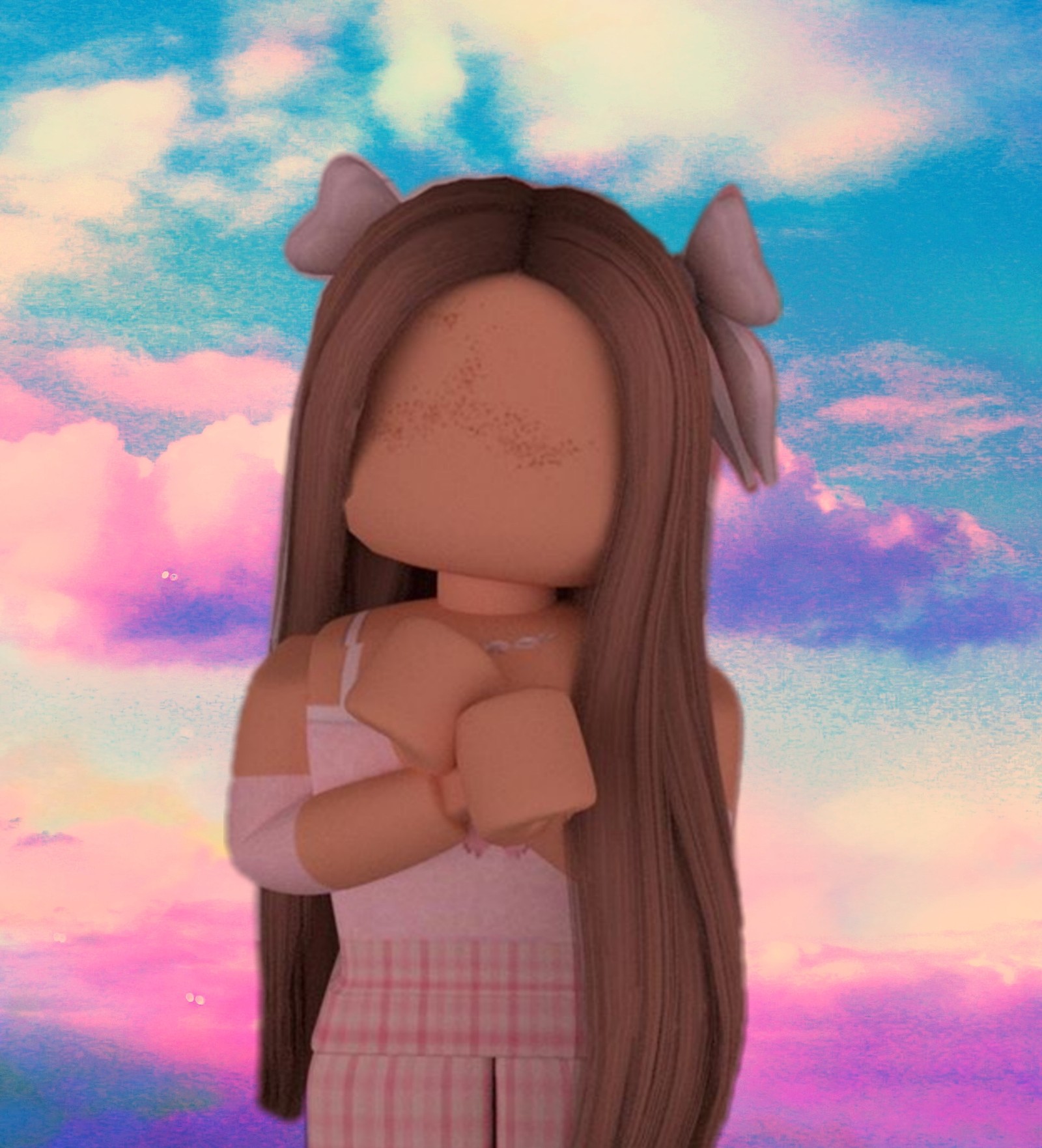 Il y a une poupée de dessin animé avec de longs cheveux et une robe rose (mignon, roblox)