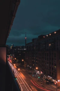 Toronto Skyline bei Nacht: beleuchtete Stadtlandschaft mit dem CN Tower