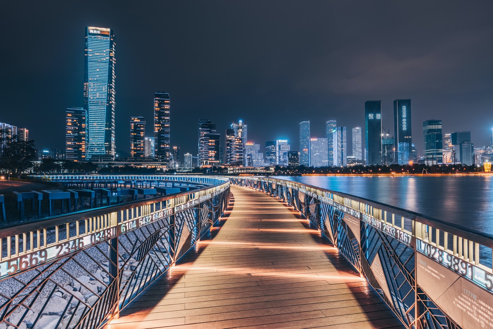 Скачать обои шэньчжэнь, shenzhen, деревянный пирс, залив шэньчжэнь, городской пейзаж