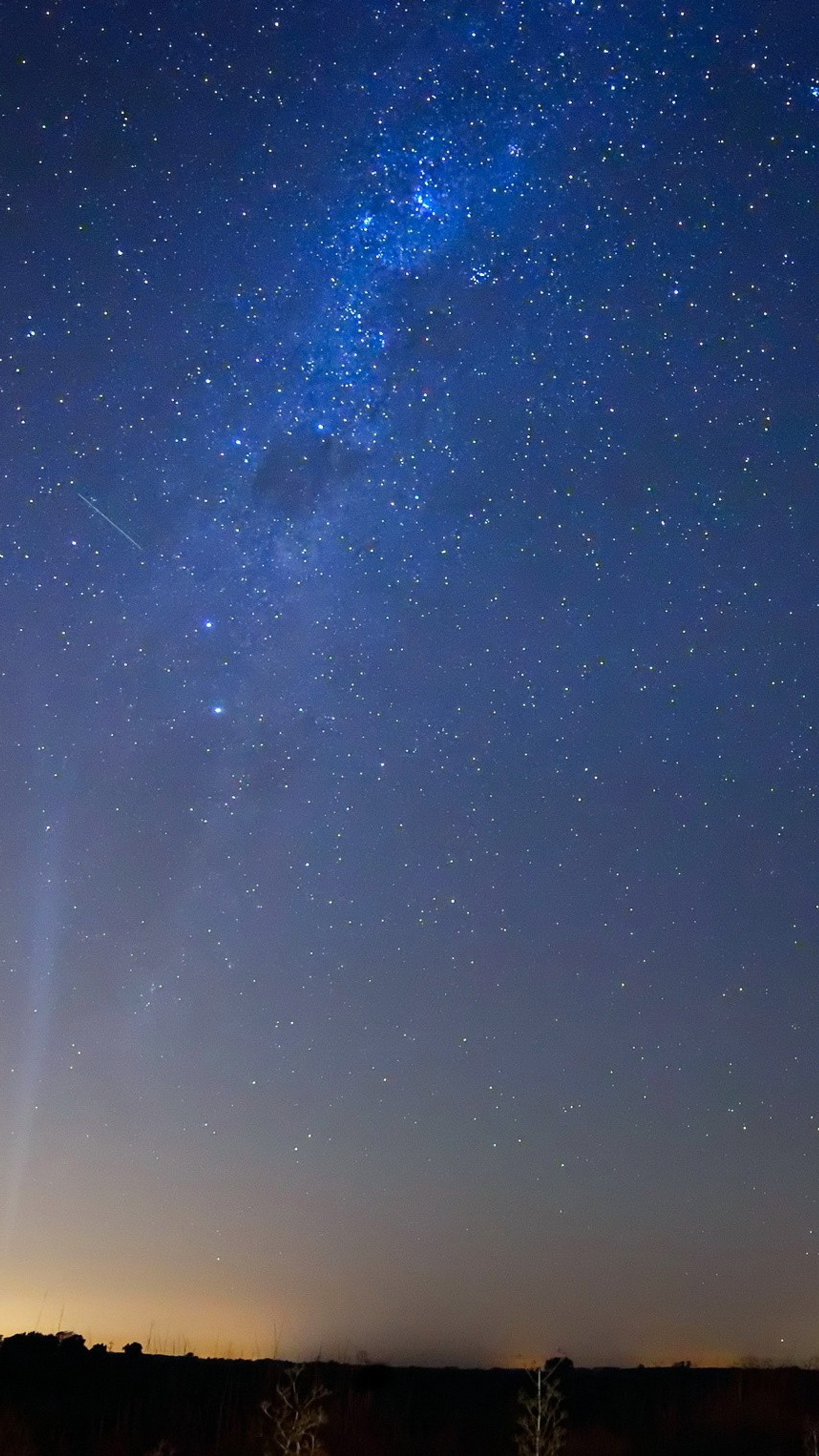 Starry sky with a bright beam of light shining in the sky (parallax, sky, star)