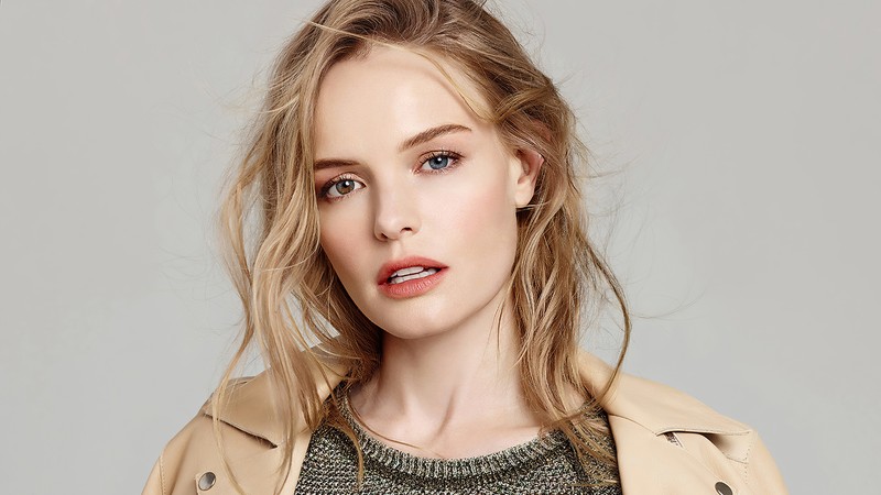 Женщина в тренч-коуте позирует для фотографии (kate bosworth, актриса, знаменитость, женщины, девочки)