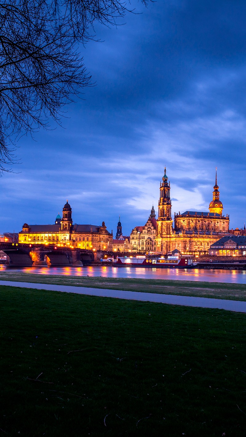 Ночной вид на город с рекой и мостом (дрезден, dresden, город, облако, вода)