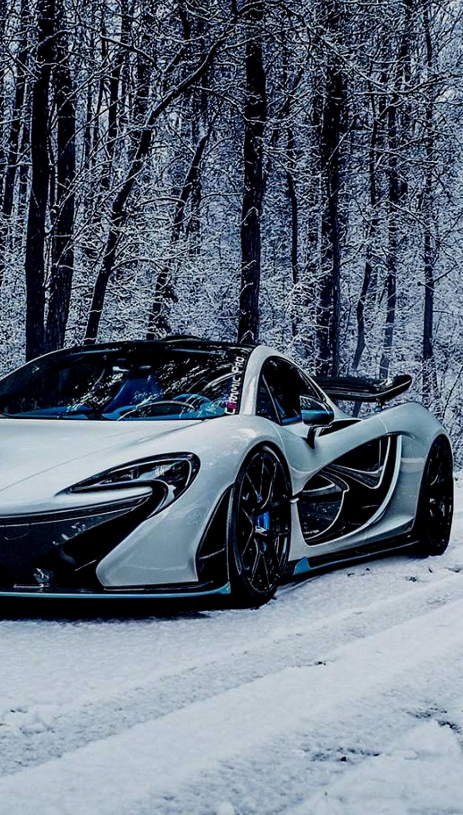 Lade auto, mclaren p1, winter Hintergrund herunter