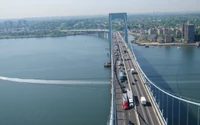 Vogelperspektive auf eine Schrägseilbrücke über den East River, die Stadtlandschaften verbindet