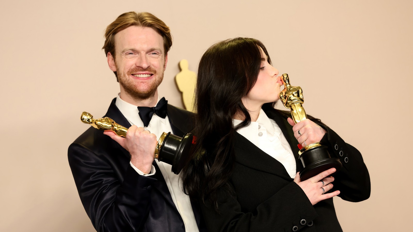 billie eilish, finneas, oscar, celebrity, trophy wallpaper