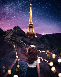 Promenade nocturne enchanteresse vers la Tour Eiffel à Paris