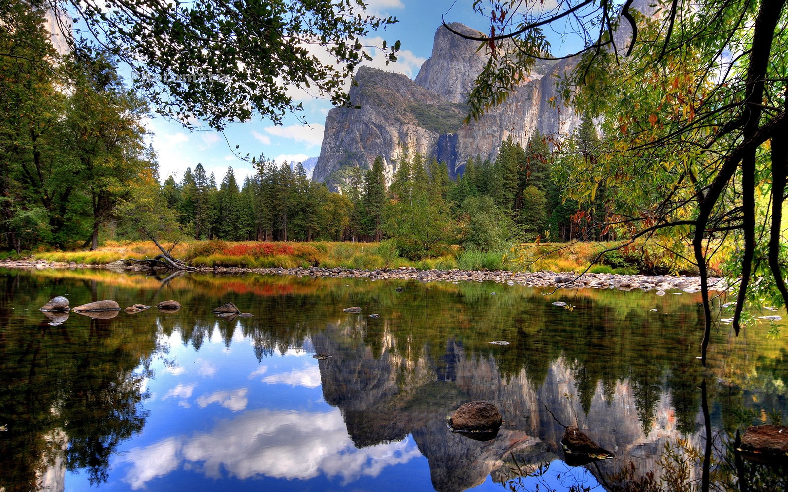 A view of a mountain with a lake and trees in the foreground (yosemite national park, national park, park, reflection, natural landscape)