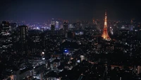 Tokio Nacht Skyline: Beleuchtete Wolkenkratzer und ikonisches Wahrzeichen