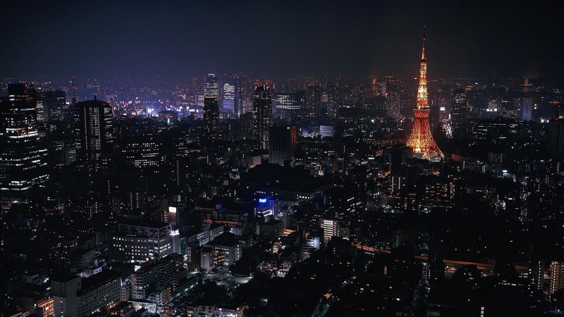 Воздушный вид на город ночью с большой башней (токио, tokyo, городской пейзаж, город, городская территория)