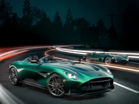 Aston Martin DBR22: Une vitrine de speedster époustouflante dans un paysage nocturne.