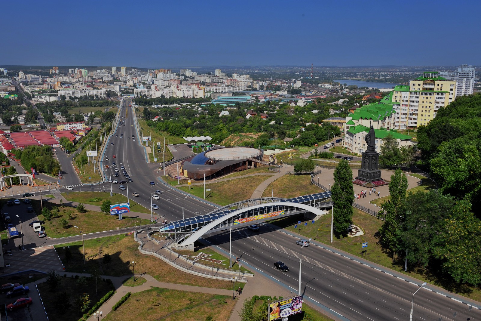 Скачать обои городская территория, транспорт, город, жилой район, мост