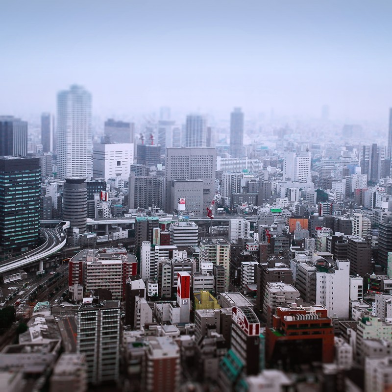 Вид с высоты на город с множеством высоких зданий (осака, osaka, здание, небоскреб, дневное время)