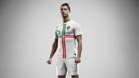 Cristiano Ronaldo em uma camisa branca da seleção de futebol de Portugal, demonstrando determinação e atletismo.