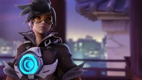 Tracer d'Overwatch, prête et prête à l'action dans un cadre vibrant et futuriste.