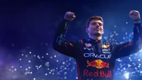 Max Verstappen celebra a vitória no campeonato de F1 2023 contra um fundo azul