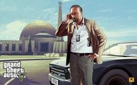 Um personagem estiloso em traje de negócios está ao lado de um carro elegante, falando ao telefone em frente a um edifício notável, personificando a aventura urbana de Grand Theft Auto V.