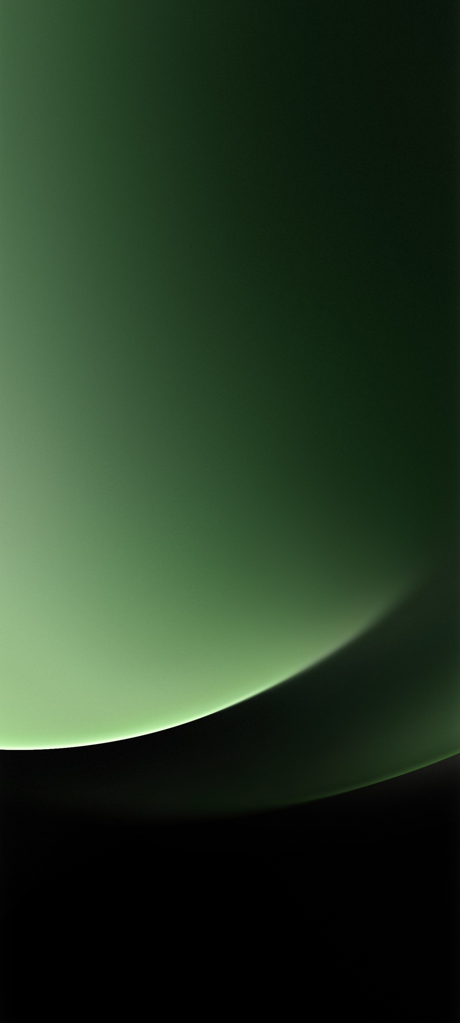 Il y a un fond vert et noir avec un fond noir (smartphone, objeto astronomique, science, bleu électrique, obscurité)