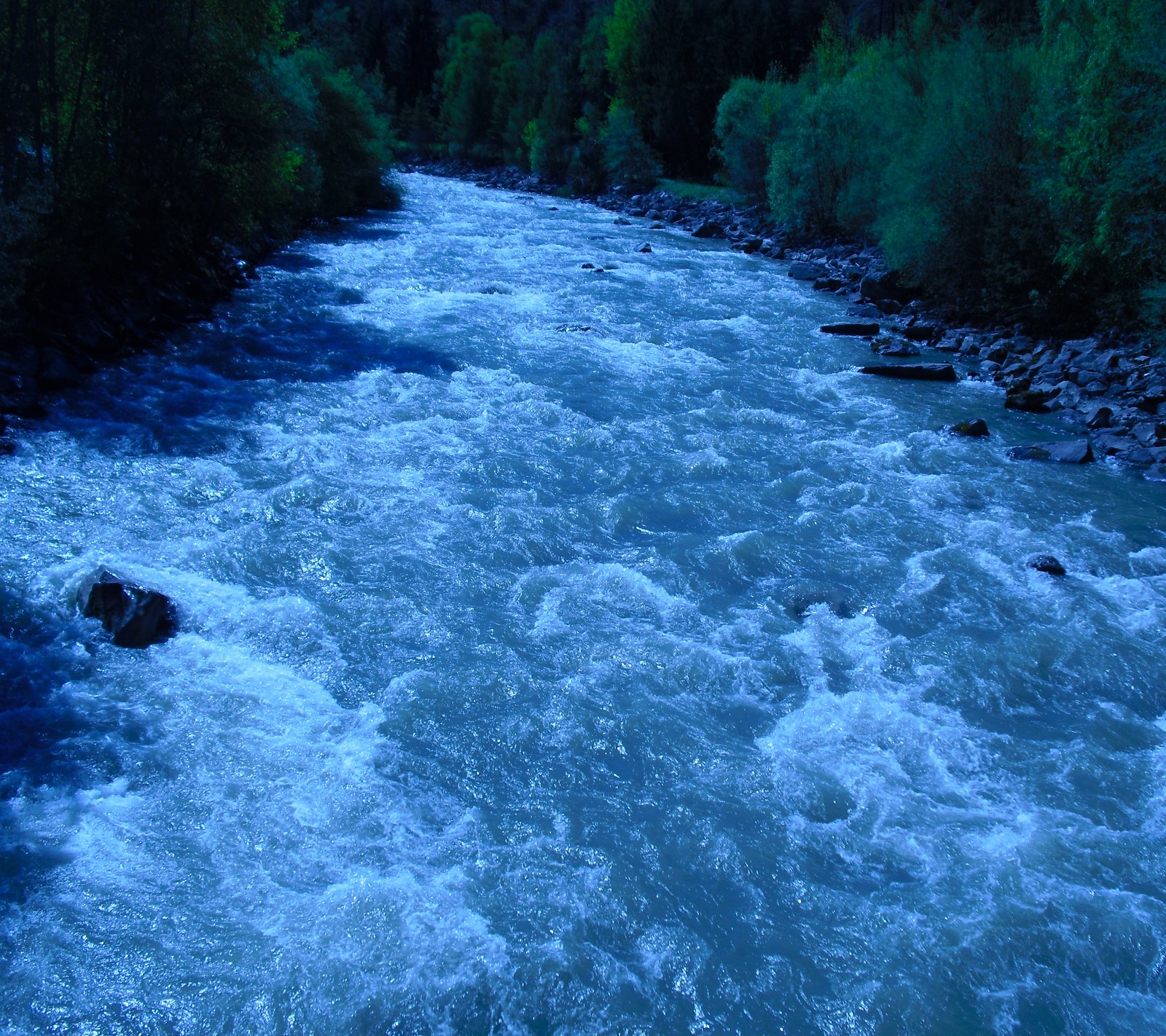 Baixar papel de parede áustria, azul, escuro, rápido, feriado