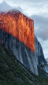 El Capitan ao pôr do sol: uma vista majestosa de Yosemite